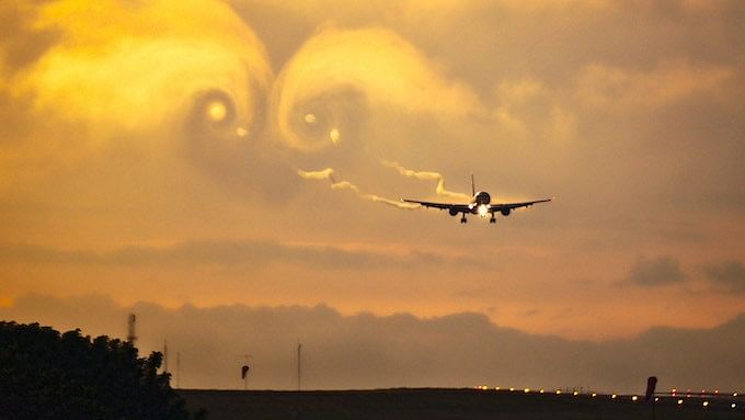 The aviation industry contributes 2 percent of global greenhouse gas emissions. (Photo Courtesy: Bernal Saboria/India Climate Dialogue)