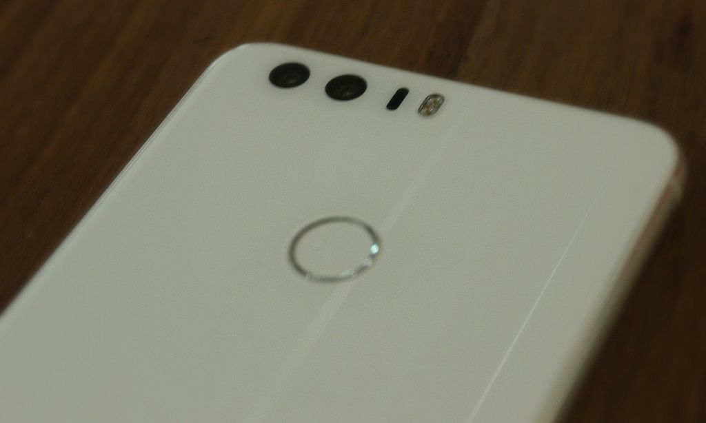 The company has followed up the launch of P9 by offering another  dual-camera phone.