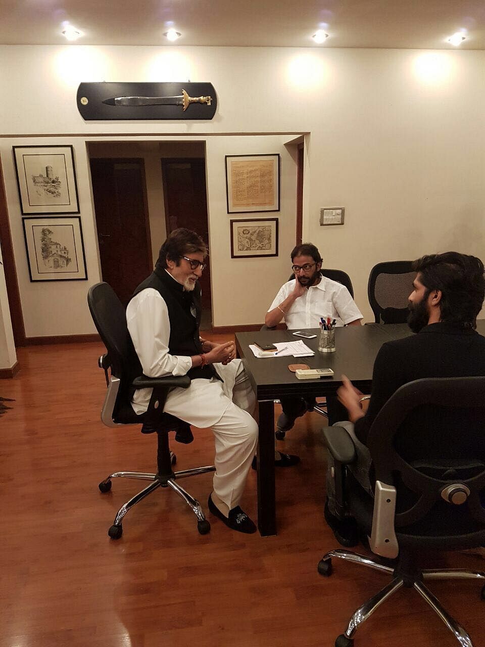 Amitabh Bachchan chooses to meet an MNS leader, who has threatened to ban a film starring Pakistani actor Fawad Khan
