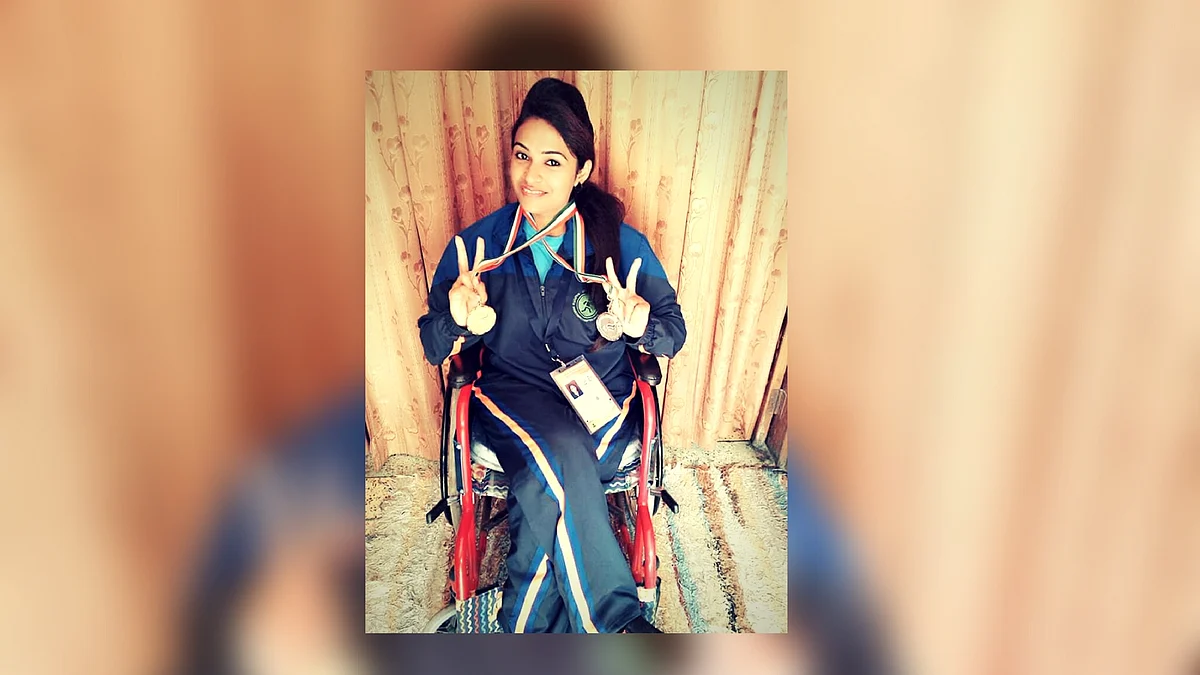 The upcoming para-athlete has excelled in javelin throw, shot put and weightlifting. (Photo: <i>The Quint</i>)