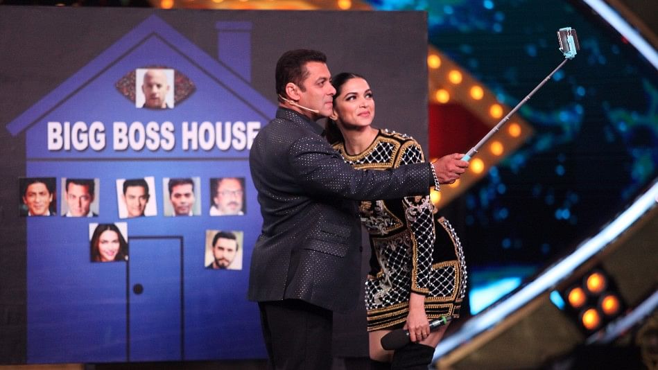 Deepika and Salman Khan on Bigg Boss 10 (Photo Courtesy: ColorsTV)