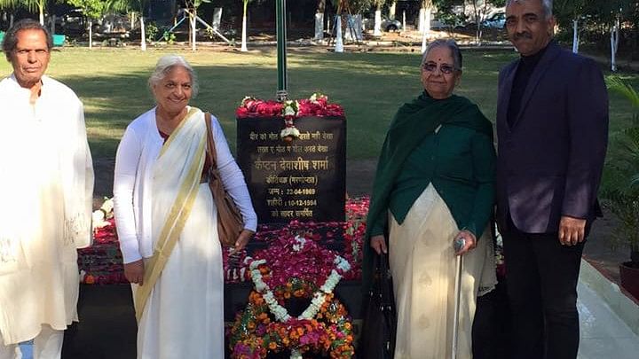 Mother of martyr (left), Late Captain Devashish Sharma with family at memorial for her son. (Photo Courtesy: <a href="https://www.facebook.com/photo.php?fbid=1308771415806331&amp;set=pcb.1308773155806157&amp;type=3&amp;theater">Facebook/Himanshu Joshi</a>)