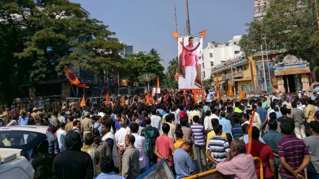 A protest in Bengaluru against the murder of RSS member R Rudresh. (Photo Courtesy: <a href="https://twitter.com/rajeshpadmar">@rajeshpadmar</a>/Twitter)