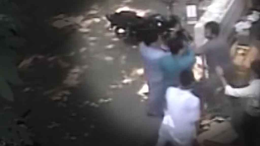 The incident took place in Gaya, after a scuffle broke out between the owner of a gas station and Hussain over parking. (Photo: ANI screengrab)