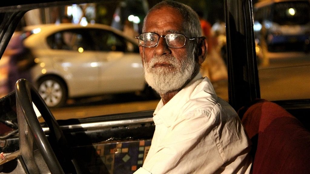 Elderly Cabbie Saves Woman From Harassers, Gets Hailed as Hero 