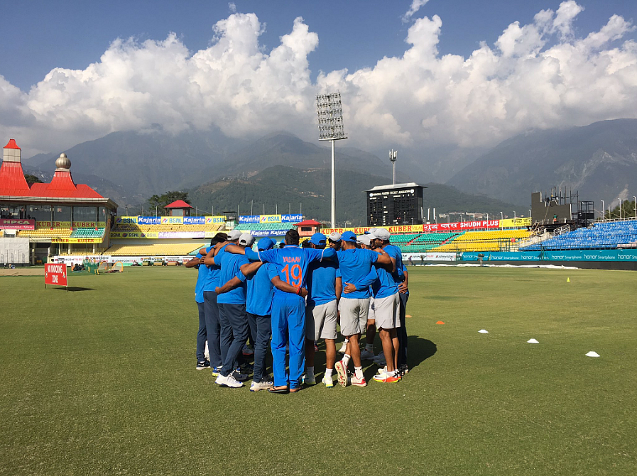 (Photo Courtesy: <a href="https://twitter.com/BCCI/status/786871588520026112">Twitter/BCCI</a>)