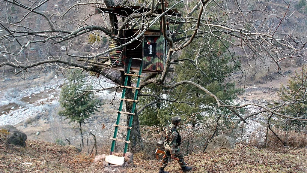 There are chances of Pakistan retaliating after the surgical strikes, which would mean more skirmishes on the LoC. (Photo: Faisal Khan/ <b>The Quint</b>)