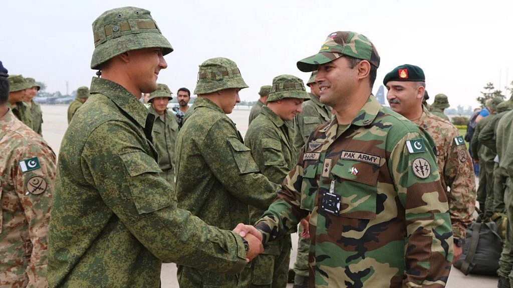 Russian soldiers arrive in Pakistan on 22 September 2016 for a joint military operation. (Photo Courtesy: Twitter/@AsimBajwaSPR)