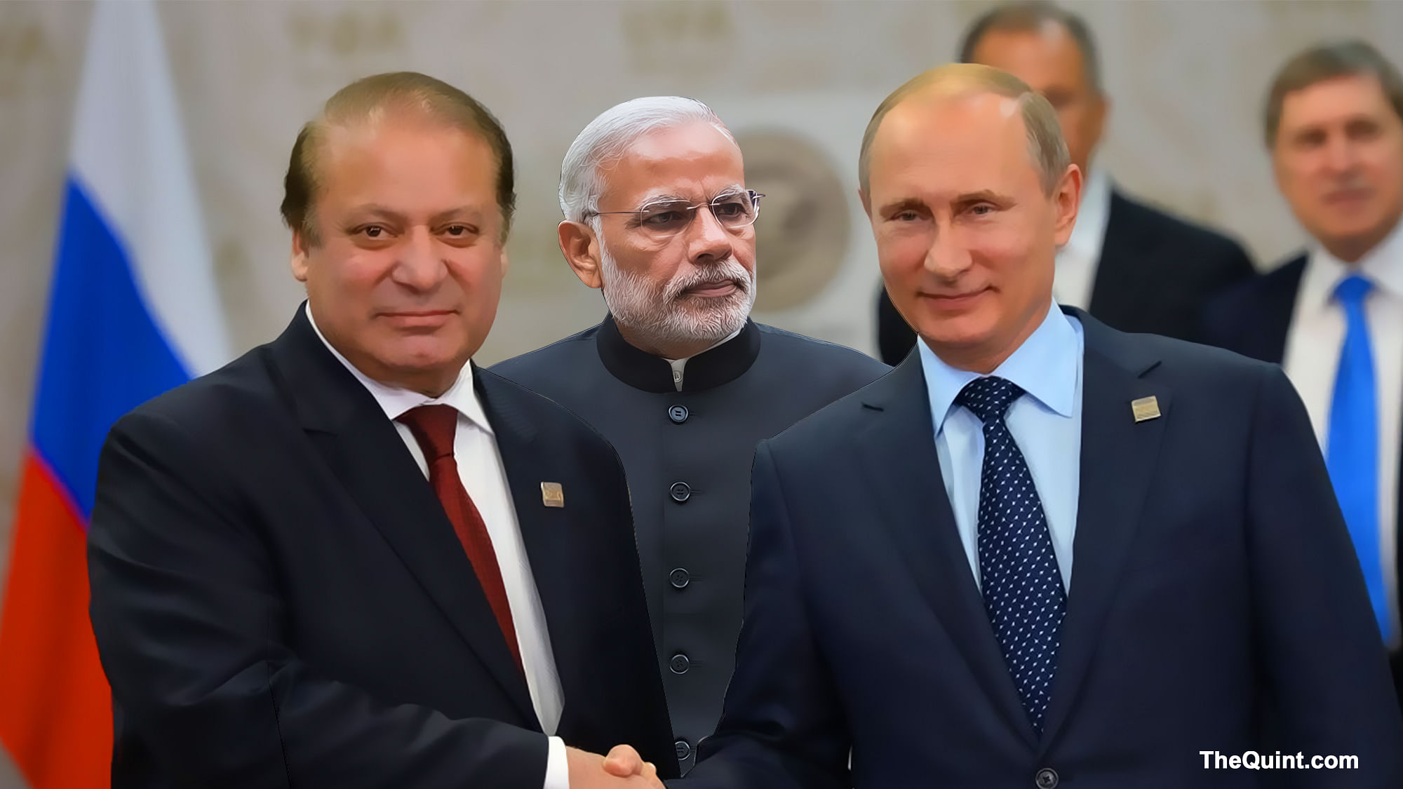 Russia may see its outreach to Pakistan as a useful lever to retain its share of the Indian defence market.<b> </b>(Photo: Altered by <b>The Quint</b>)