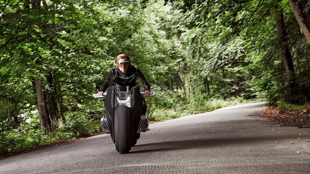 BMW Motorrad Vision Next 100: This Bike Does Not Need a Helmet