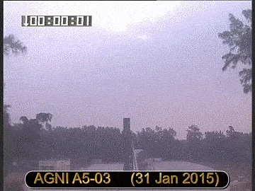 The need for India to focus on Indigenisation and grow its own design, IPR, know-how and innovate in defence sector has long been felt. (Photo Courtesy: <a href="http://defenceforumindia.com/forum/threads/indian-military-animated-gifs.68059/">Indian Military GIFs</a>)