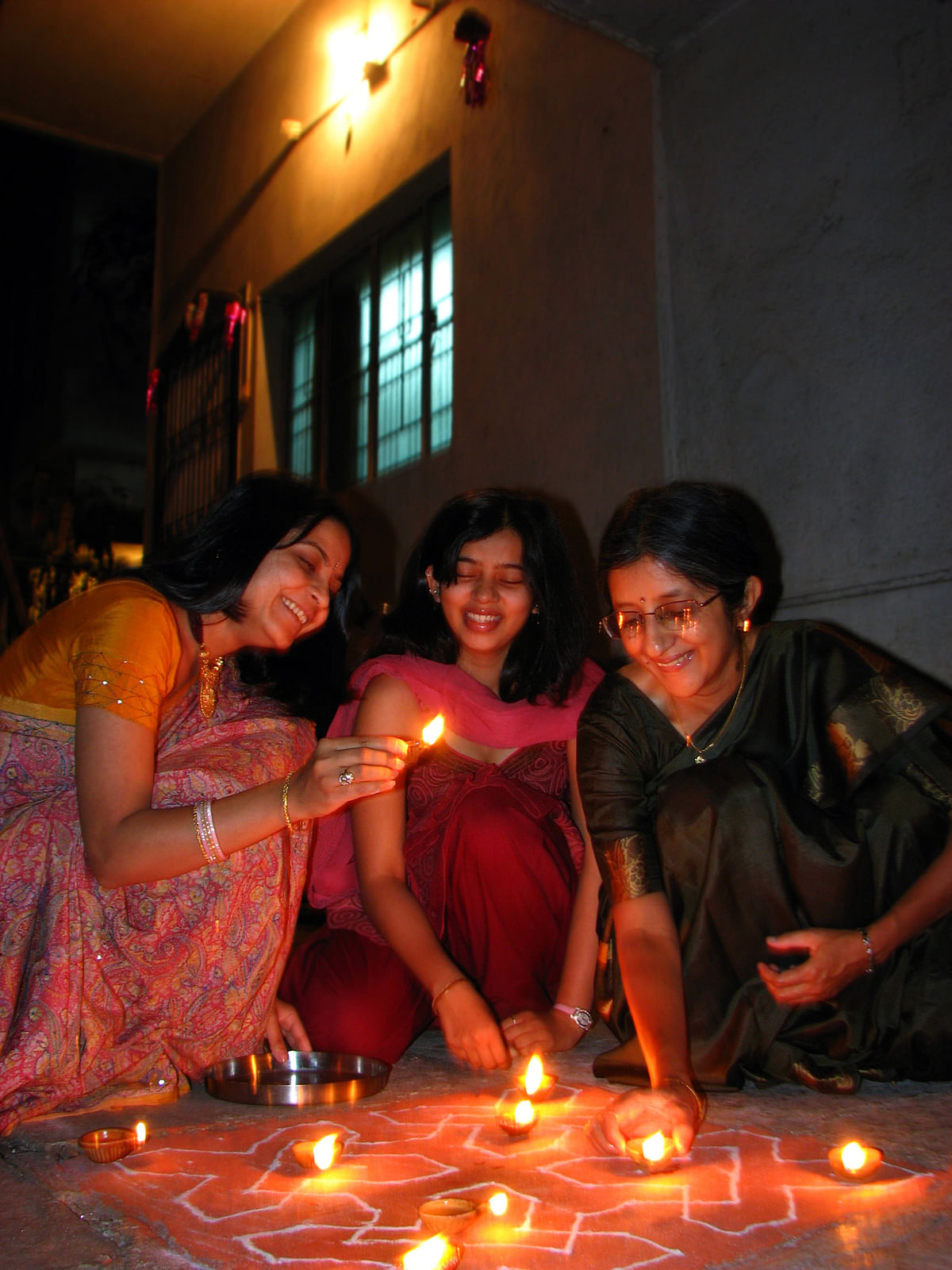 The Quint gives a few tips on how to make Diwali fun while you are away from your home and family. 