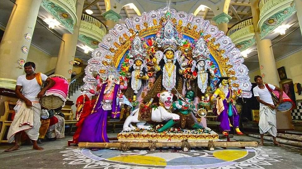 The Durga idol in the Daw family house in Jorashanko, Kolkata is famous for being bedecked in precious jewellery. (Photo courtesy: Facebook/ <a href="https://www.facebook.com/JorasankoDawBari/photos">JorashankoDawBari</a>)