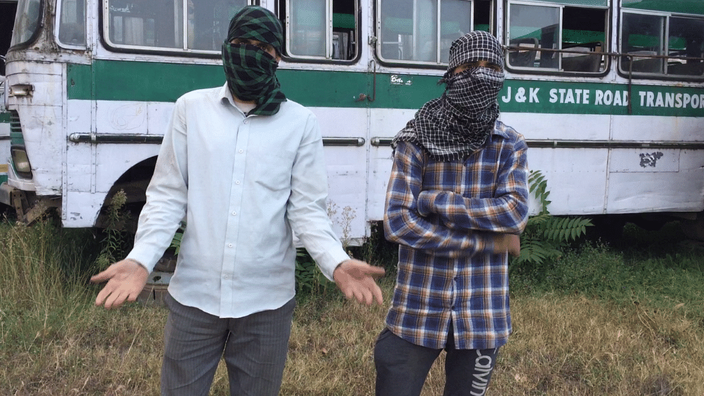 Stone-pelters in Kashmir, who dream of ‘Azaad Kashmir’. (Photo: The Quint/Poonam Agarwal)