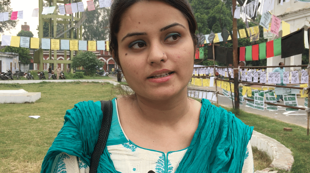Shazeen is skeptical about what women candidates can offer. (Photo: The Quint)