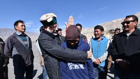 The Prime Minister’s Twitter account posted this picture with the caption, “With a young friend in Chango village, Himachal Pradesh.” (Photo: Twitter/<a href="https://twitter.com/narendramodi/status/792642933673472000">@narendramodi</a>)