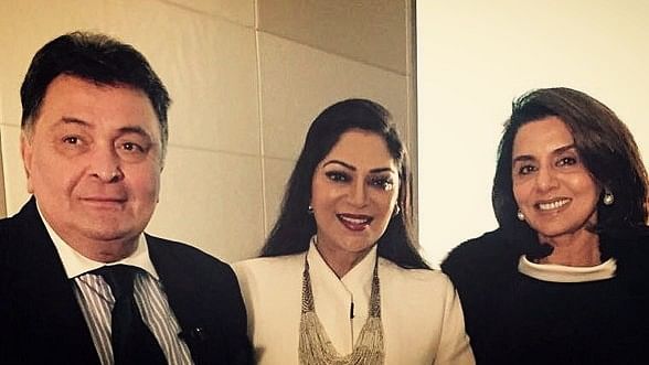 Simi Garewal has a live rendezvous with Rishi and Neetu Kapoor at IFFM. (Photo courtesy: <a href="https://twitter.com/Simi_Garewal/status/764401972787019777">Twitter/@Simi_Garewal</a>)