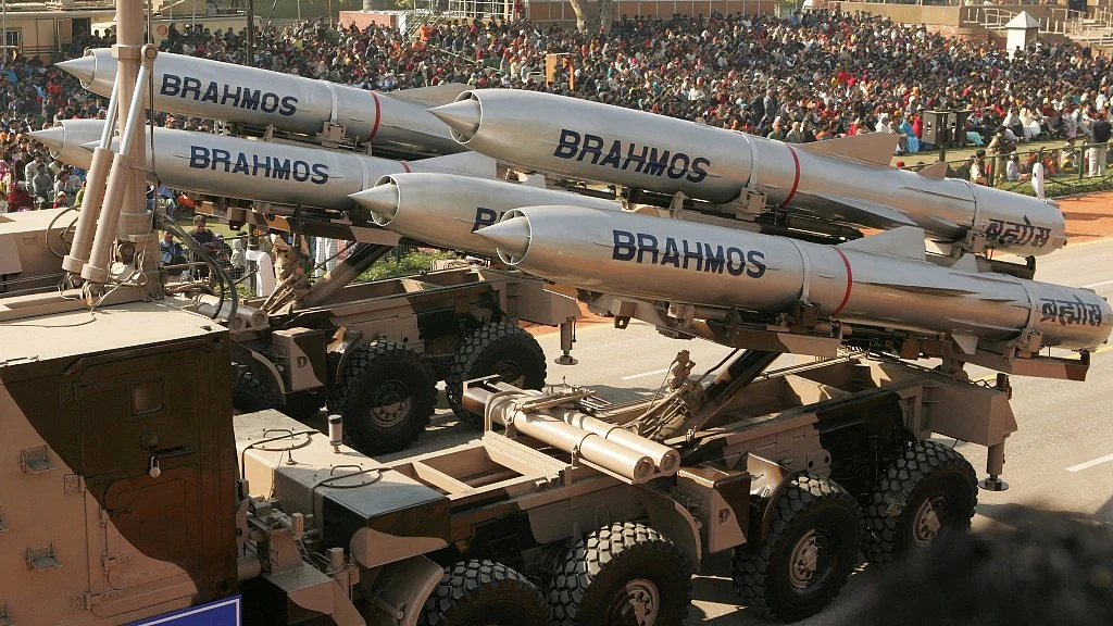 Brahmos supersonic cruise missiles, mounted on a truck, pass by during a full dress rehearsal for the Republic Day parade in New Delhi, 23 January, 2006. (Photo: Reuters)