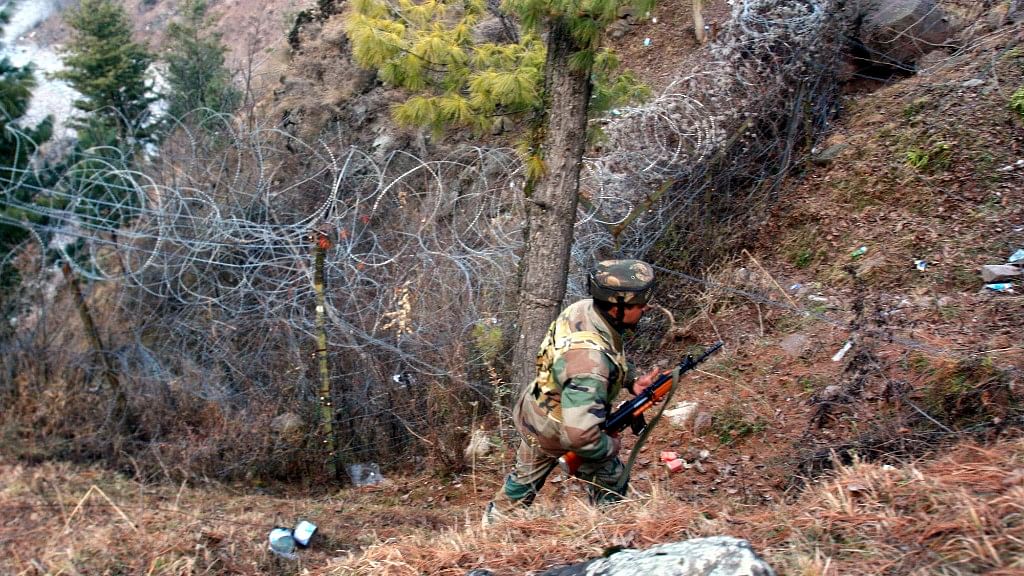 Since the Uri attack and India’s retaliation with surgical strikes, locals say the tension along the border has intensified. (Photo: Faisal Khan/ <b>The Quint</b>)