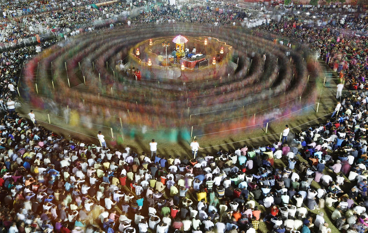 Devotees perform garba during celebrations to mark Navratri in Surat, Gujarat. (Photo: Reuters/Amit Dave)