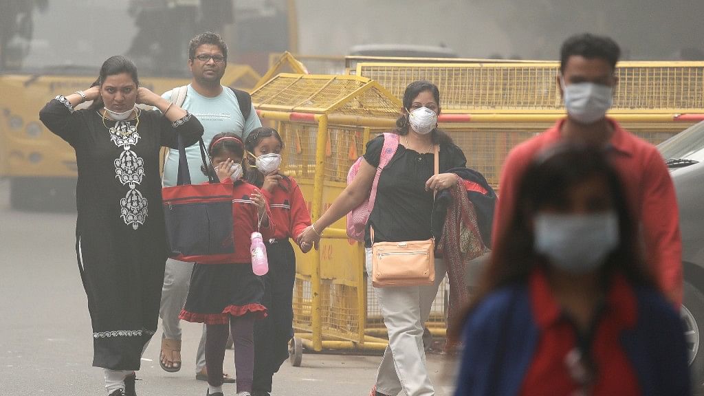People are suffering from burning eyes, itchy throat and many respiratory problems.(Photo: AP)