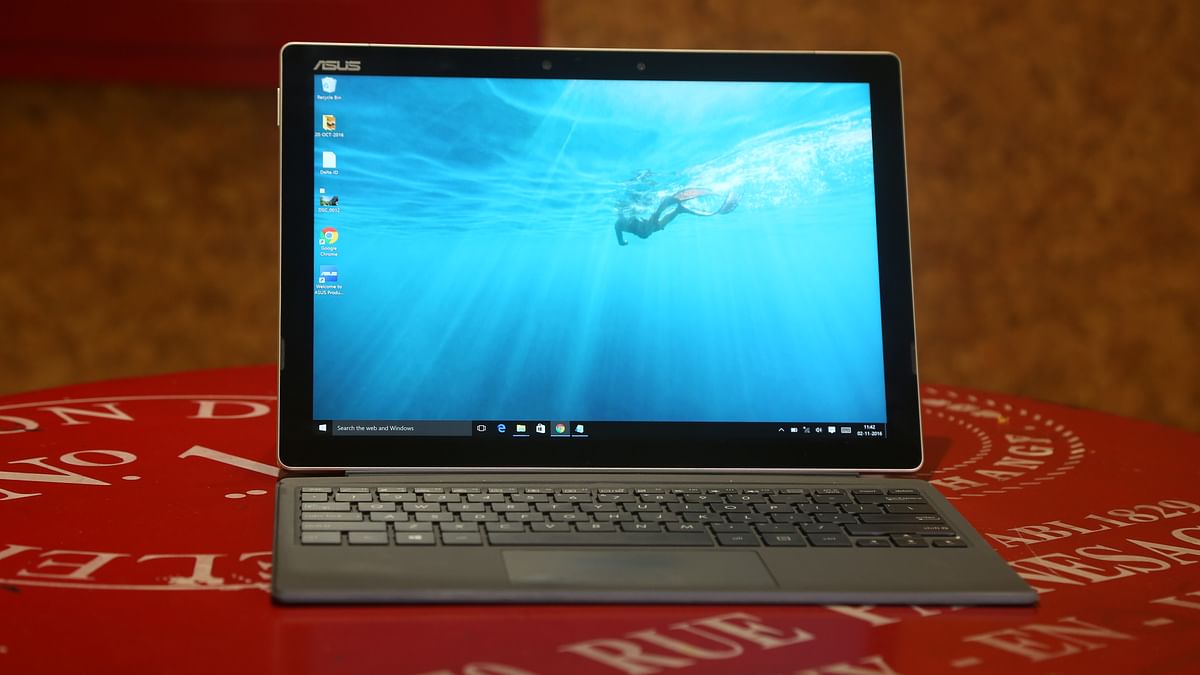 This Windows 10 convertible offers portability and performance but at a steep price. 