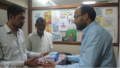 Sanjay Modi recently visited a hospital for critically ill, underprivileged kids, with the Genesis Foundation.