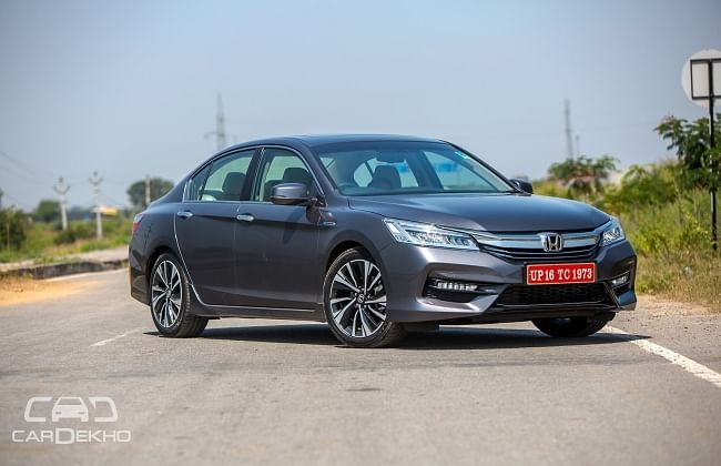 The hybrid variant of Honda’s Accord sedan can give you premium comfort, while keeping it eco-friendly.