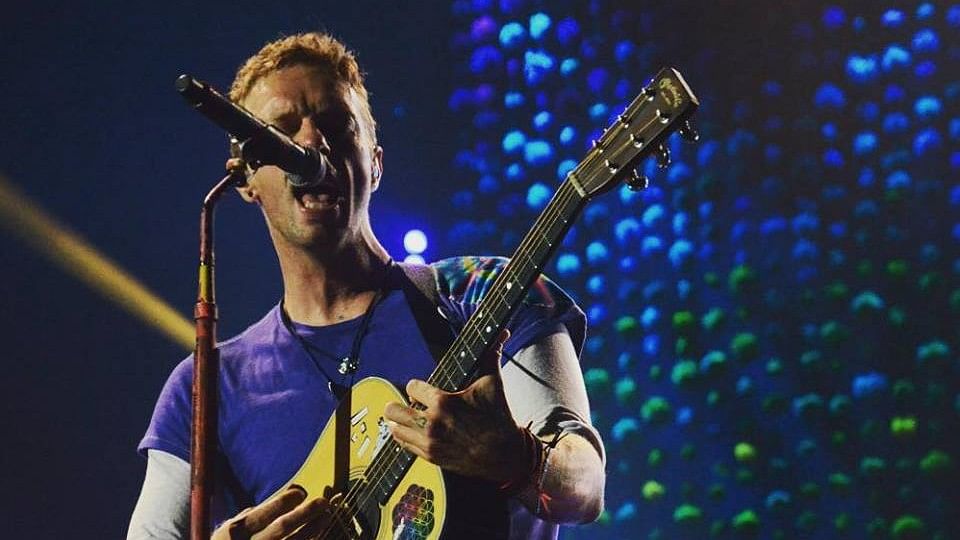 Coldplay frontman Chris Martin performed in Mumbai on Saturday. (Photo courtesy: <a href="https://www.facebook.com/coldplay/photos/a.10153556034215253.1073741826.15253175252/10157018438055253/?type=3&amp;theater">Facebook/ coldplay</a>)