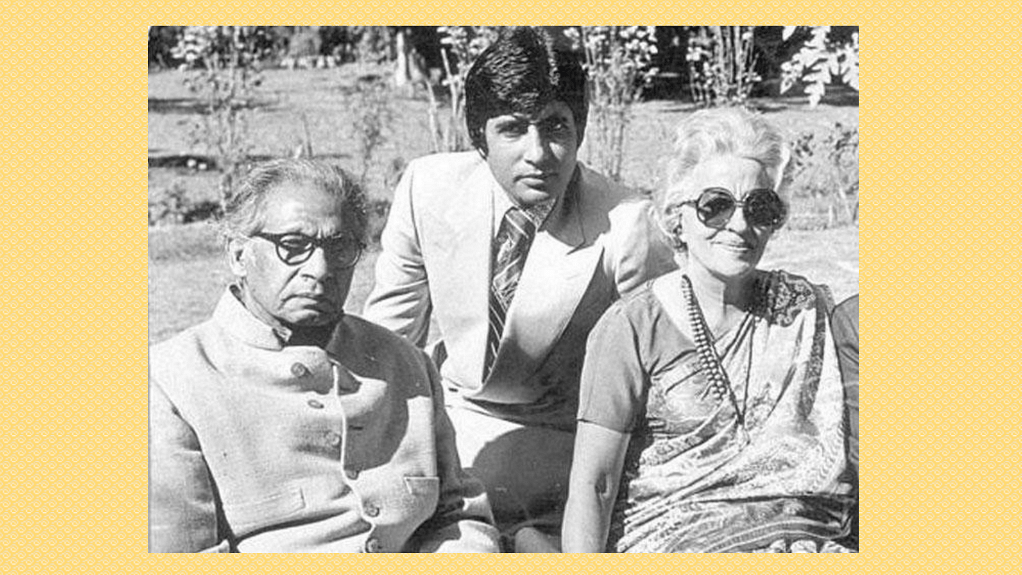  Harivansh Rai Bachchan with his wife Teji Bachchan and son Amitabh Bachchan (Photo: Twitter/<a href="https://twitter.com/BachchanWorld/status/538042698645520385">@BachchanWorld</a>) &nbsp;
