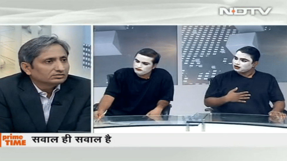 “If we can’t question, then what will we do?” Ravish Kumar asks in a satirical primetime show after the NDTV ban. (Photo: YouTube screenshot) 