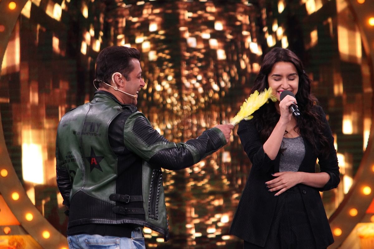 Salman Khan brings special Kheechad for his beloved contestants in season 10.
