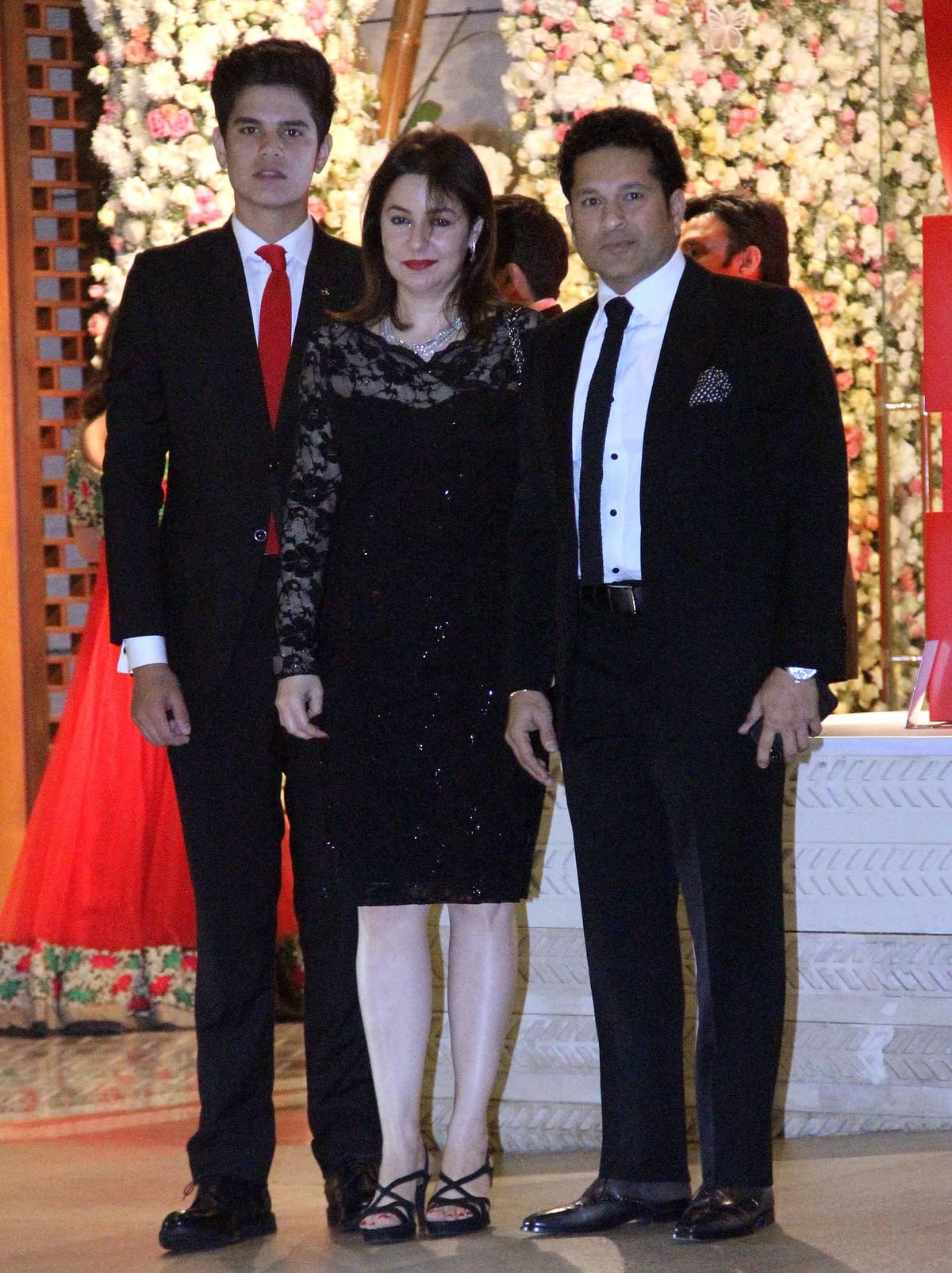 Sachin Tendulkar with his wife, Anjali and son, Arjun. (Photo: Yogen Shah)