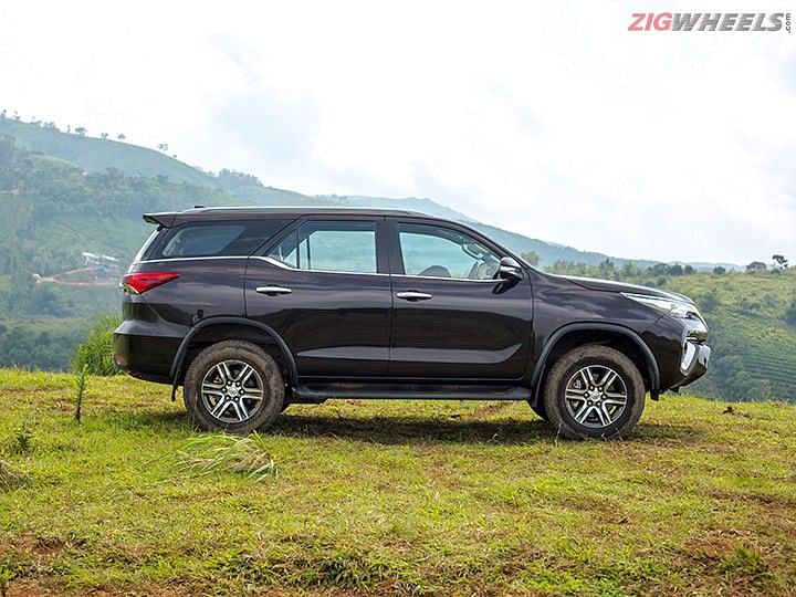 The second generation Toyota Fortuner SUV gets premium interiors, powerful engine and the comfort we all crave.
