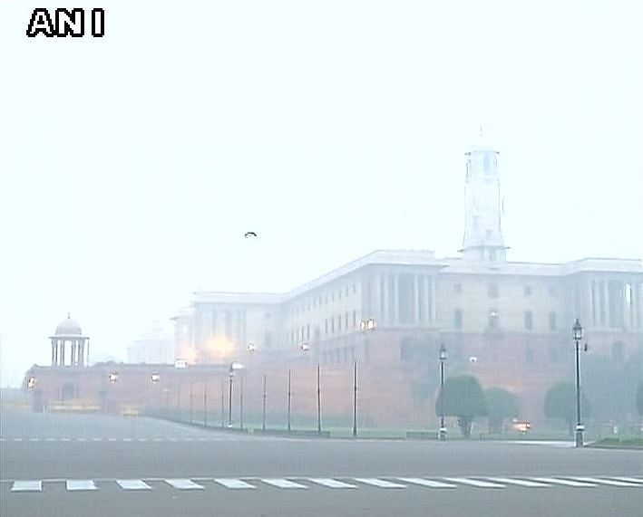 Delhi’s pollution on Tuesday morning.(Photo Courtesy: ANI)