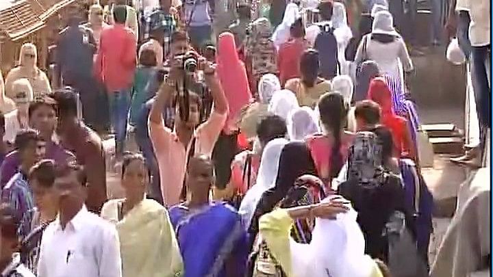 

Women from across the country entered the dargah in the afternoon.