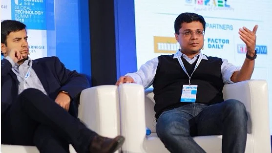 Bhavish Aggarwal and Sachin Bansal at the Global Tech Summit 2016 in Bengaluru. (Photo Courtesy: Twitter/<a href="https://twitter.com/CarnegieIndia">Carnegie India</a>)