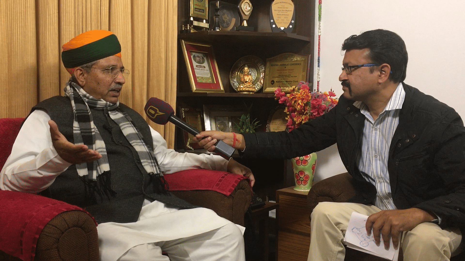 In an exclusive interview, MoS Finance and Corporate Affairs Arjun Ram Meghwal spoke to <b>The Quint </b>on demonetisation.<b> </b>(Photo: <b>The Quint</b>)