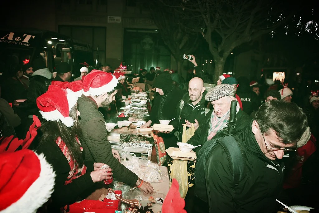 The team also hands out sleeping bags, blankets and chocolates, among other essentials. (Photo Courtesy: Ishleen Kaur)