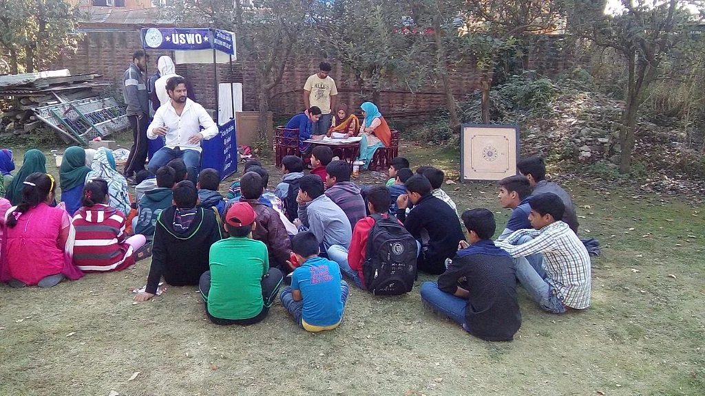 While the initiative of curfew classes might have been widely hailed, it has had its fair share of detractors. (Photo: Sheik Majid/ <b>The Quint</b>)