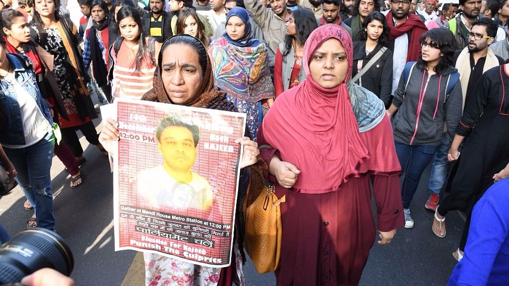 JNU students along with Najeeb Ahmed’s mother, Fatima Nafees, and his sister participate in a march against Central Government and Delhi Police in New Delhi, on 14 December, 2016.&nbsp;