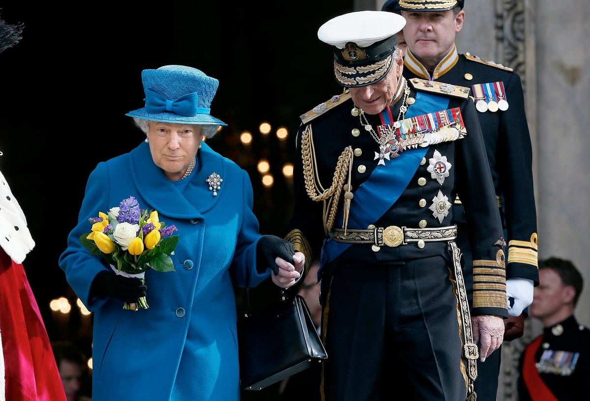 How does Trump’s face look so natural on Queen Elizabeth?