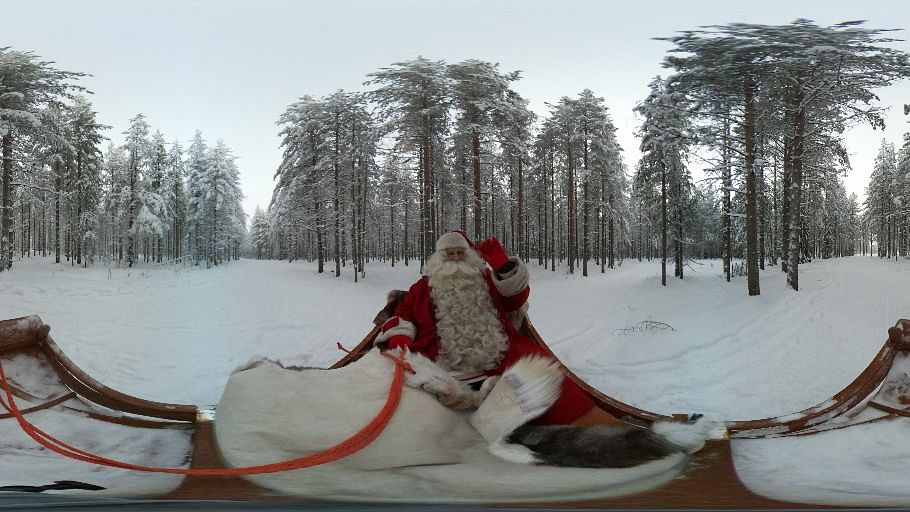 A Truly Authentic Christmas: 360° View of Santa’s Arctic Home