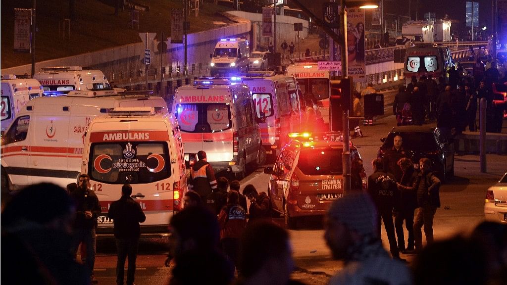 Rescue services and ambulances rush to the scene of explosions in Istanbul, Turkey. (Photo: AP)