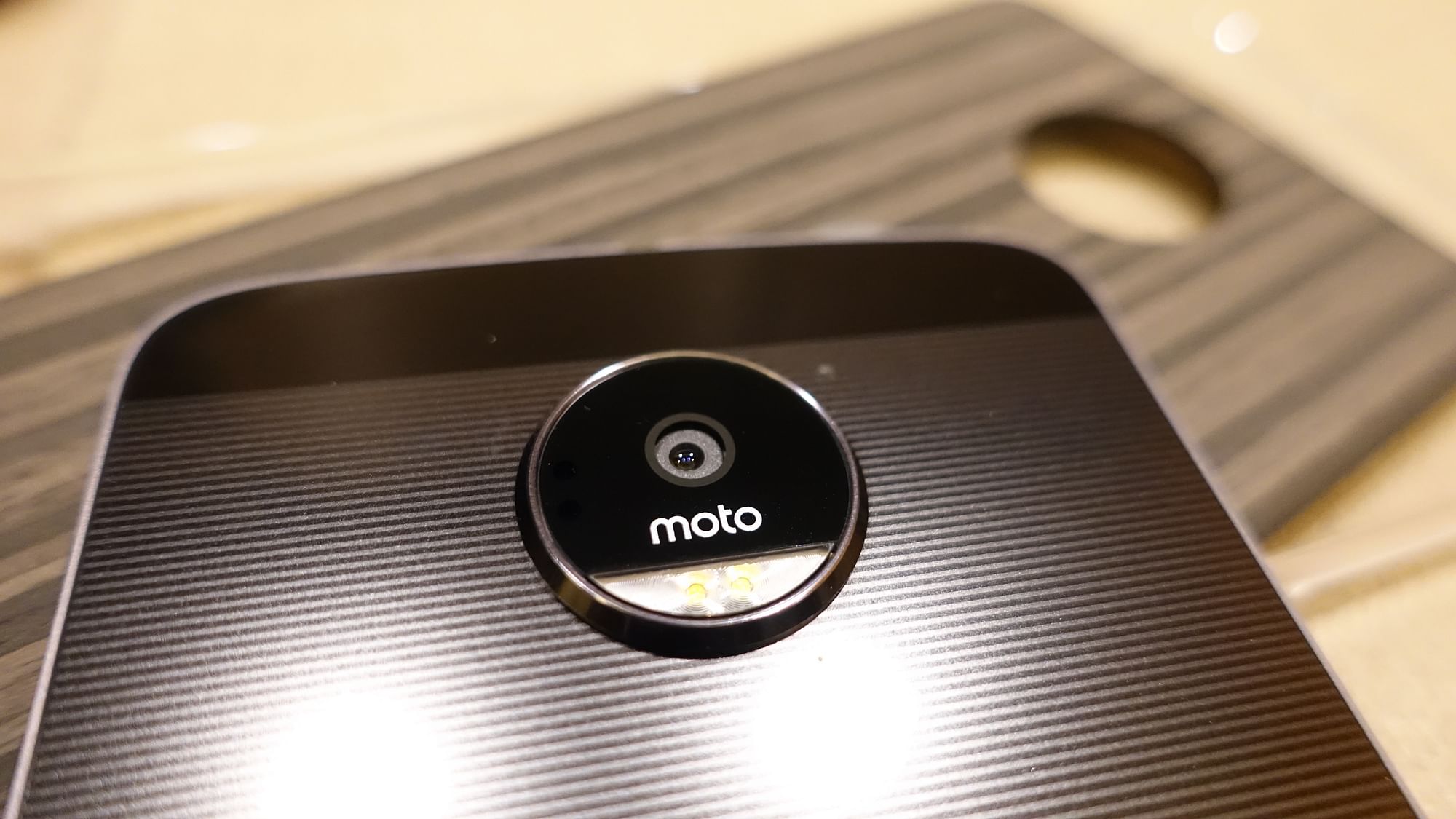 Moto Z comes with a capable snapper at the back. (Photo: <b>The Quint</b>/@2shar)