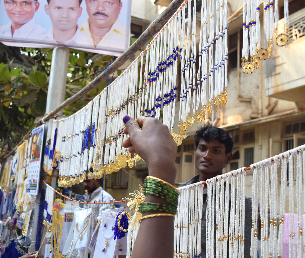 Glimpses & stories from amongst the lakhs of people who have flocked to Chaitya Bhoomi, Babasaheb’s memorial spot.