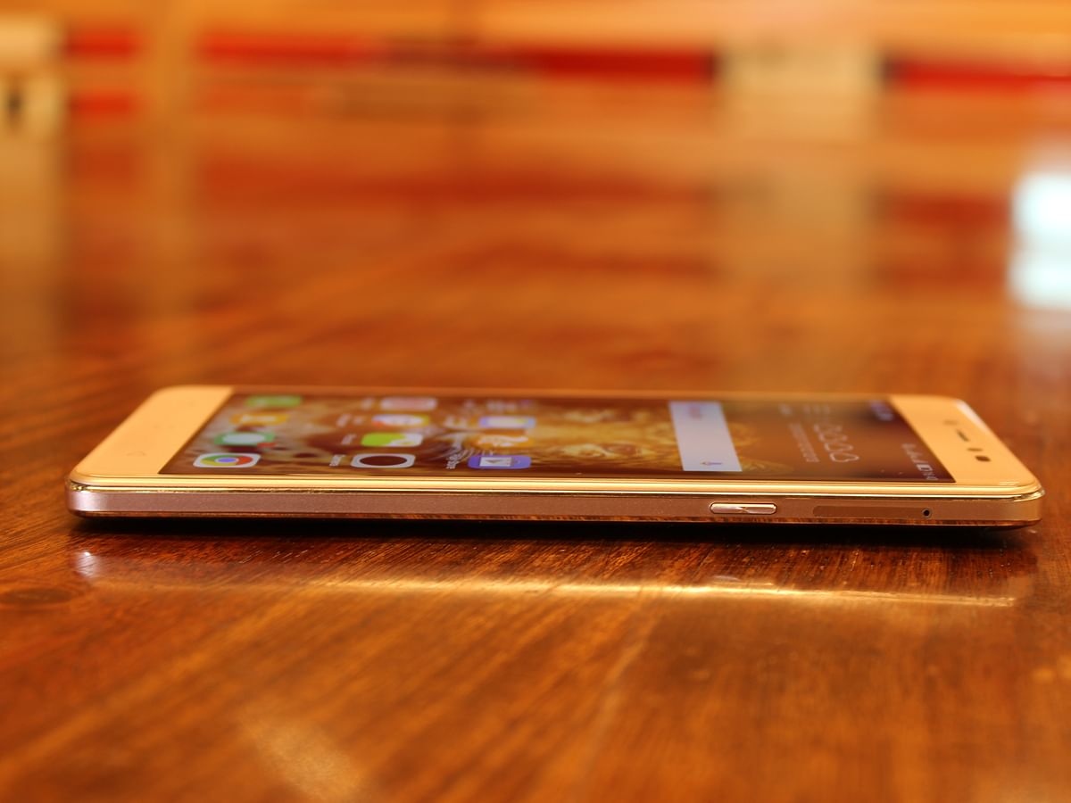 The Note 5 from Coolpad is a good looking mid-range phone for those on a budget.
