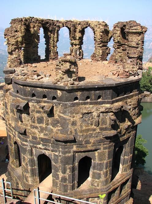 3 towers on the top of Raigad are in a dilapidated condition with its undocumented components spread around and are prone to vandalism. (Photo courtesy: Sonal Chitnis)