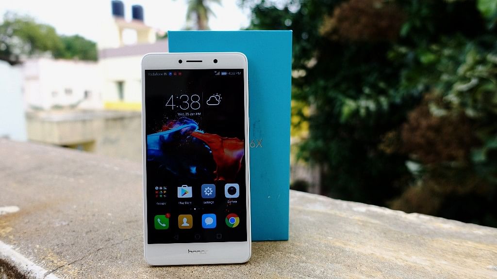 Does the Honor 6X live up to its budget dual-camera phone billing? (Photo: <b>The Quint</b>/<a href="https://twitter.com/2shar">@2shar</a>)