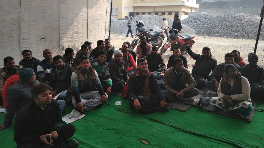 File photo of MNREGA employees on strike. (Photo Courtesy: Twitter/<a href="https://twitter.com/aliabdullah1786">@aliabdullah1786</a>)